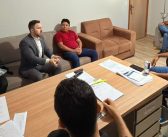 PRESIDENTE DA CÂMARA MUNICIPAL EVERTON ARAÚJO E VEREADORES, REÚNE COM PROMOTOR DE JUSTIÇA DE JACAREACANGA.