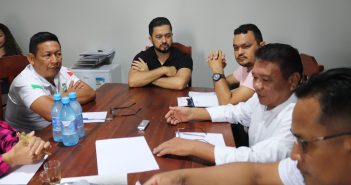 COMISSÃO DE EDUCAÇÃO DA CÂMARA MUNICIPAL REÚNE COM A COORDENAÇÃO DO SINTEPP EM JACAREACANGA.