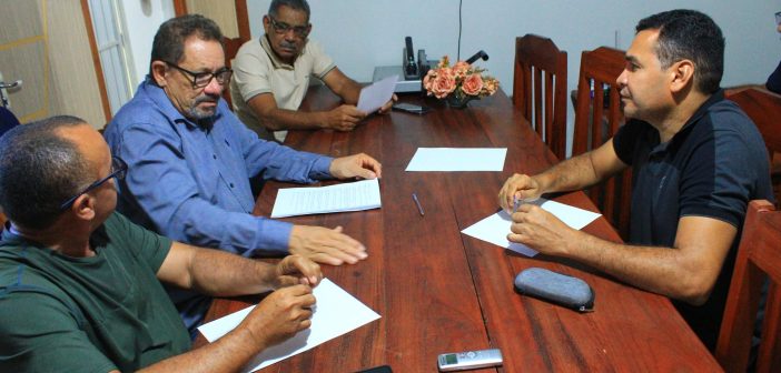 A COMISSÃO DE AGRICULTURA E PECUÁRIA, MEIO AMBIENTE E RECURSOS NATURAIS DEBATEU TEMAS RELACIONADOS AOS TRABALHOS DA SECRETARIA MUNICIPAL DE AGRICULTURA NO MUNICÍPIO DE JACAREACANGA.
